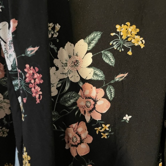 Kismet black floral top - Picture 3 of 3